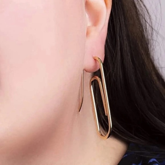 ❌SOLD❌ Steve Madden | Gold Tone Paperclip Hook Earrings - Picture 5 of 6
